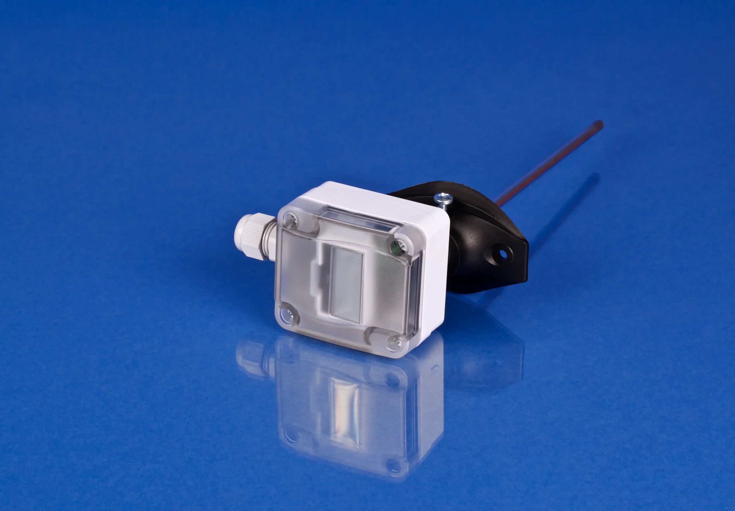 Duct temperature transmitters